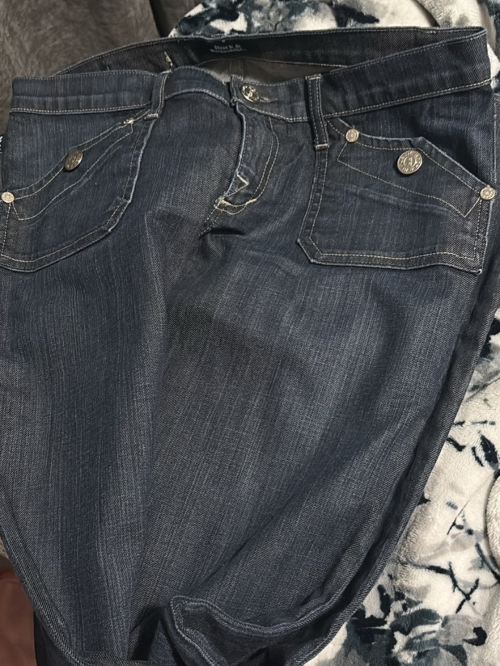 Rock and Republic Jeans missing back buttons hardly worn